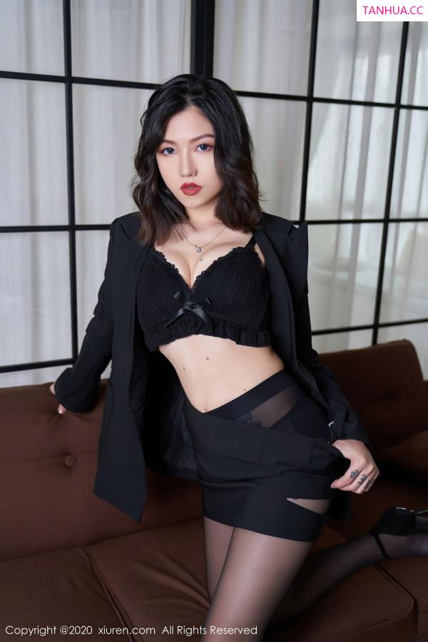 舌尖上的菊花  [XiuRen]高清写真图 2020.10.29 No.2711 舌尖上的菊花Ace第26张图片